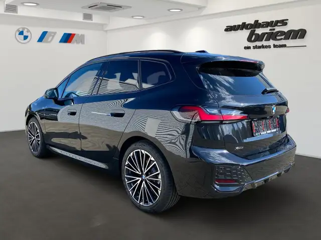 BMW 2 Series view 4