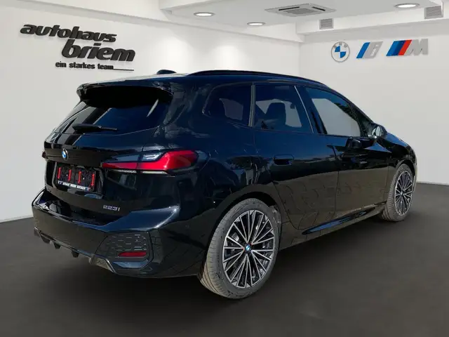 BMW 2 Series view 3