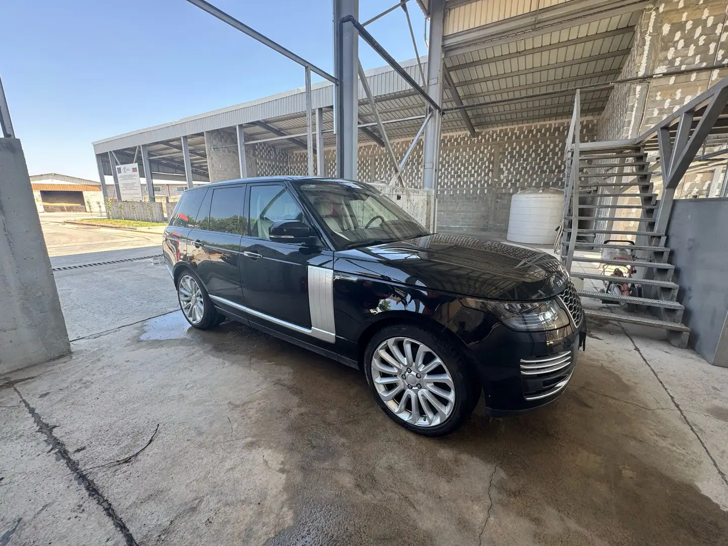 Land Rover Range Rover 4.4 SDV8 Autobiography - 2