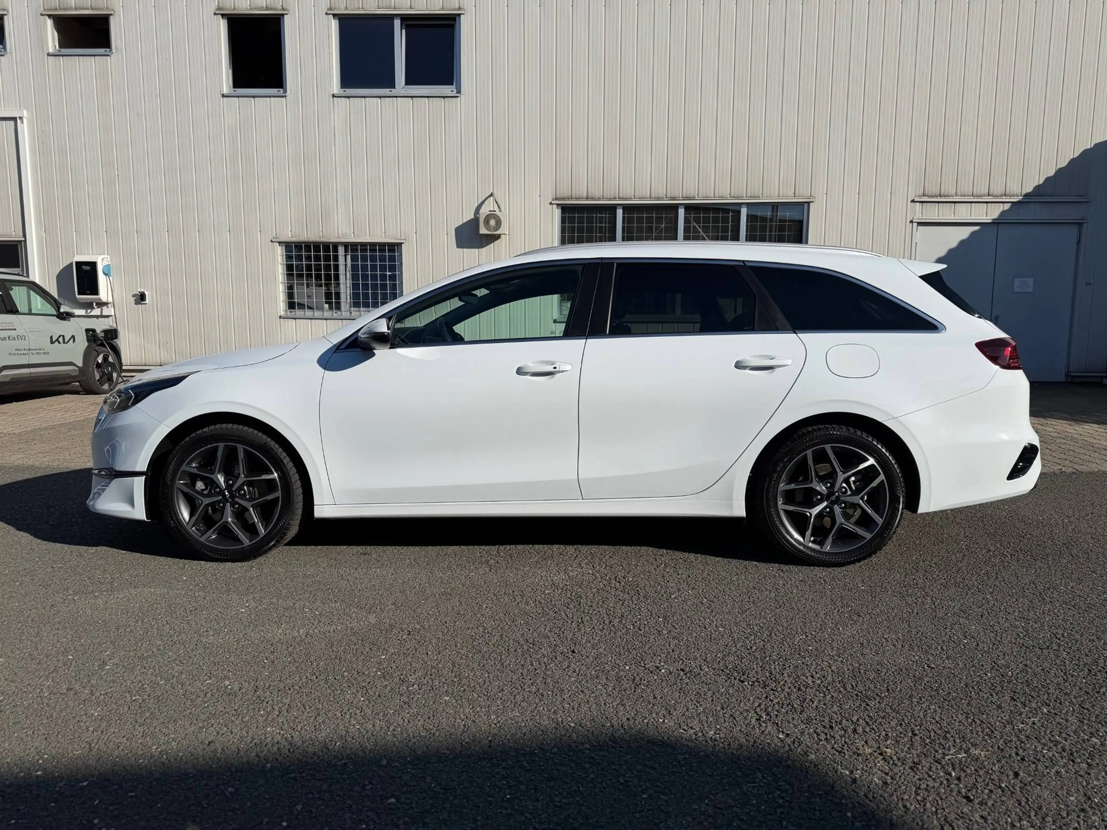Kia Ceed SW / cee'd SW Ultimate Edition #Allwetterreifen #Navi #Sitzheizung #Kamera — photo 3