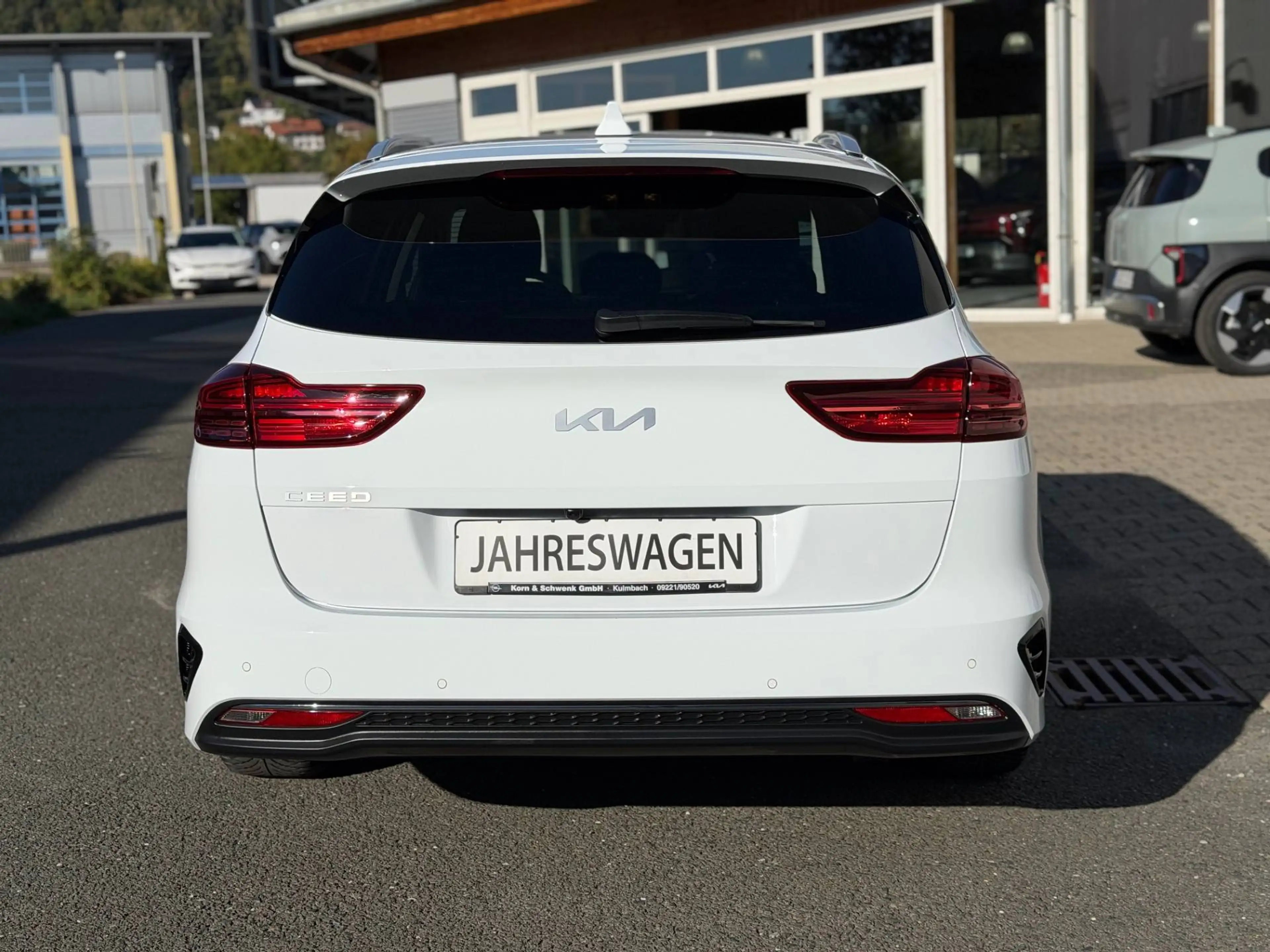 Kia Ceed SW / cee'd SW Ultimate Edition #Allwetterreifen #Navi #Sitzheizung #Kamera — photo 5