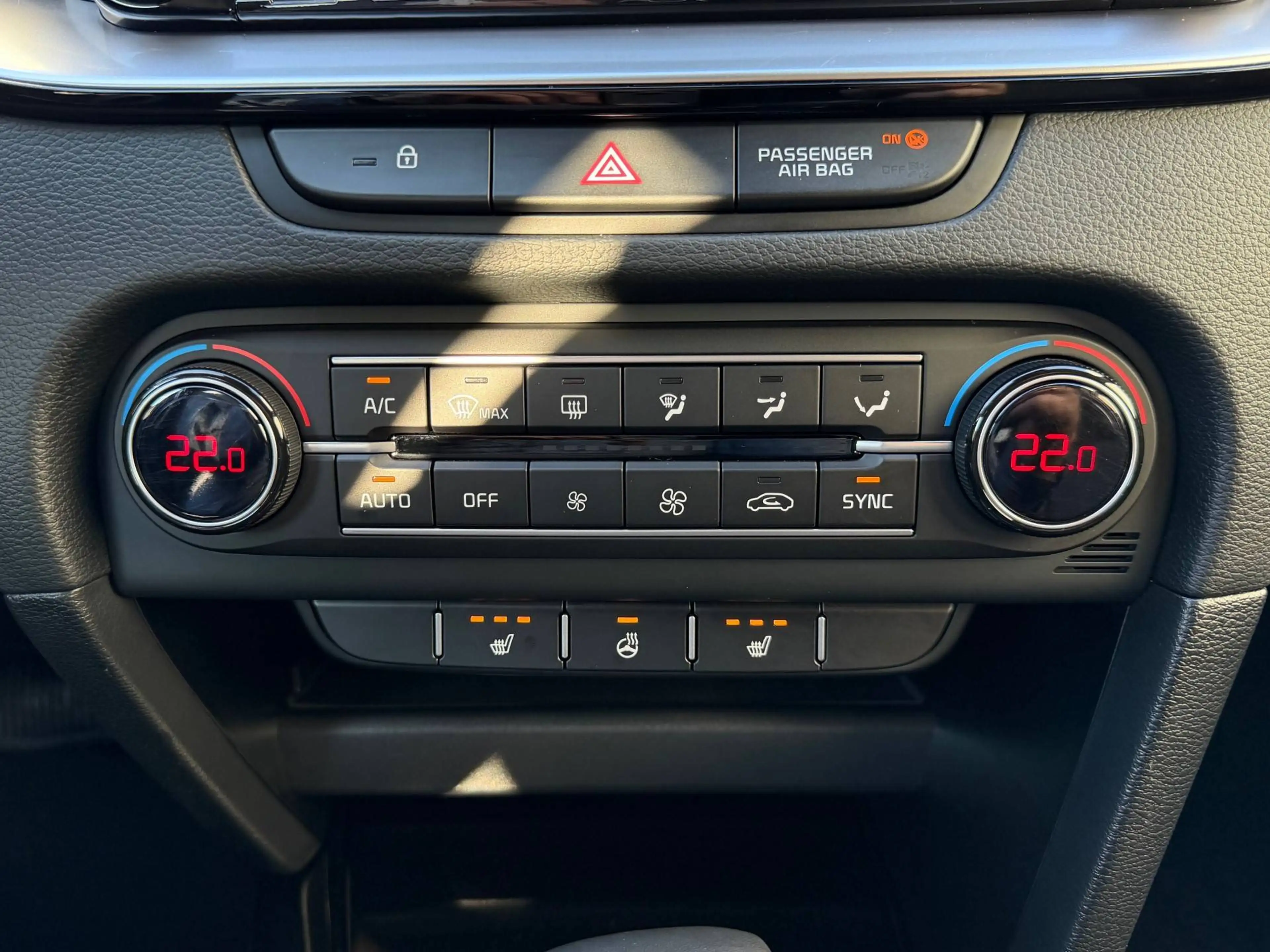Kia Ceed SW / cee'd SW Ultimate Edition #Allwetterreifen #Navi #Sitzheizung #Kamera — photo 14