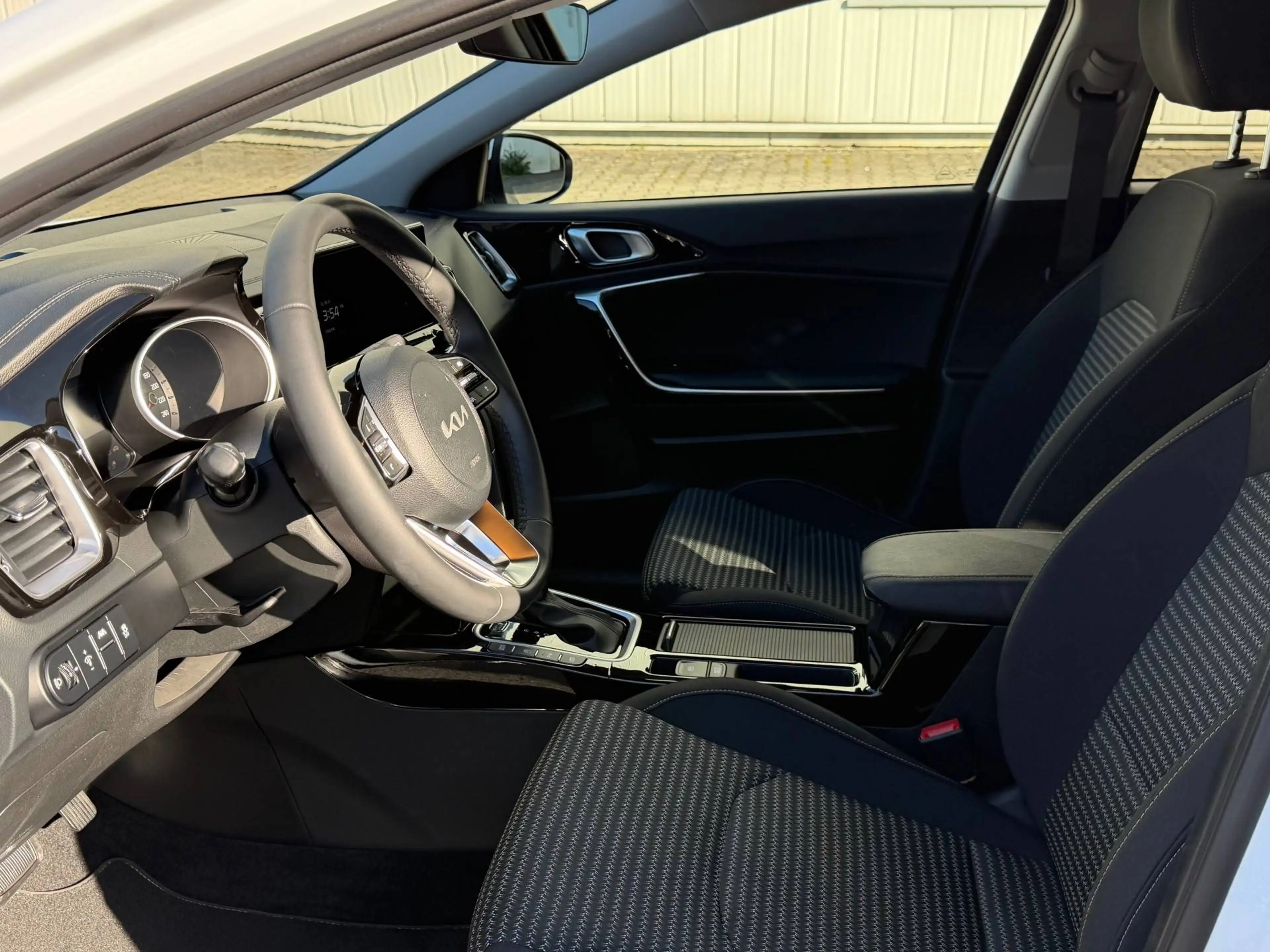 Kia Ceed SW / cee'd SW Ultimate Edition #Allwetterreifen #Navi #Sitzheizung #Kamera — photo 7