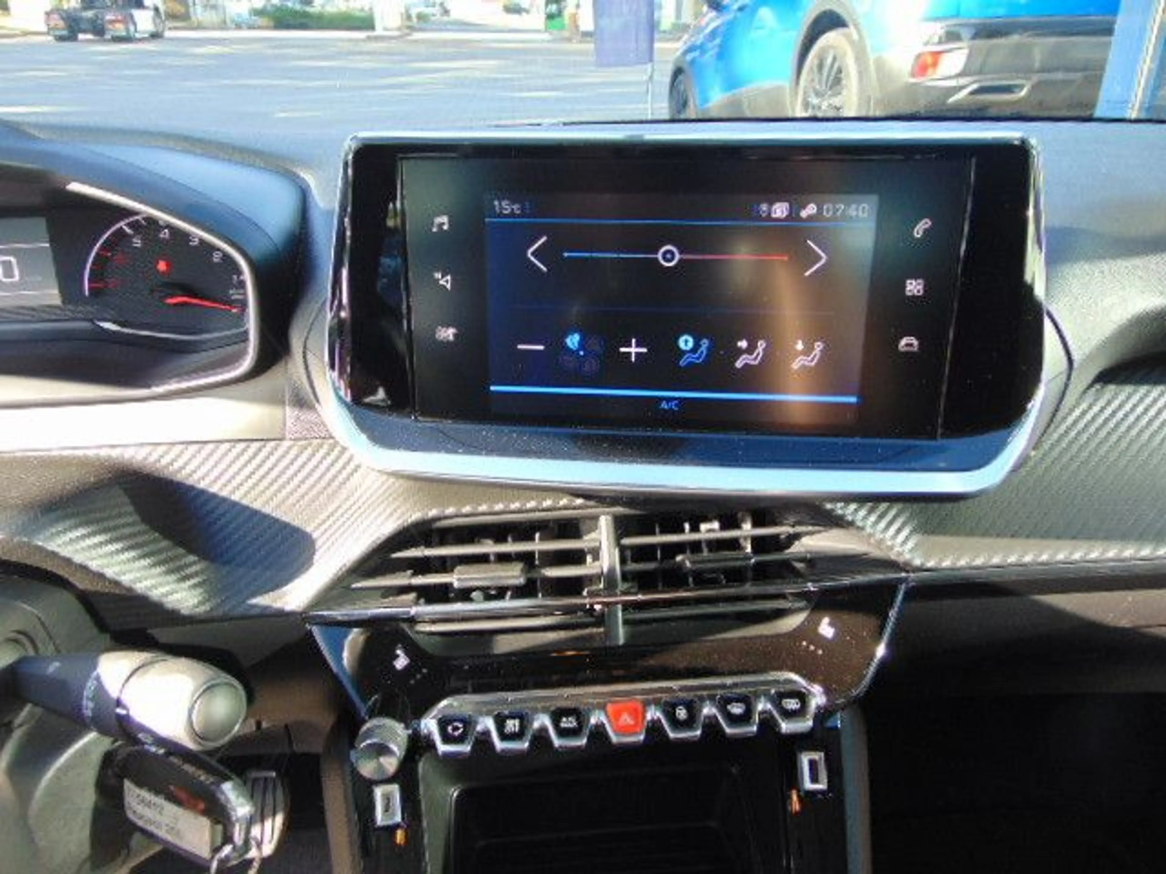 Peugeot 208 Active Pack — photo 13