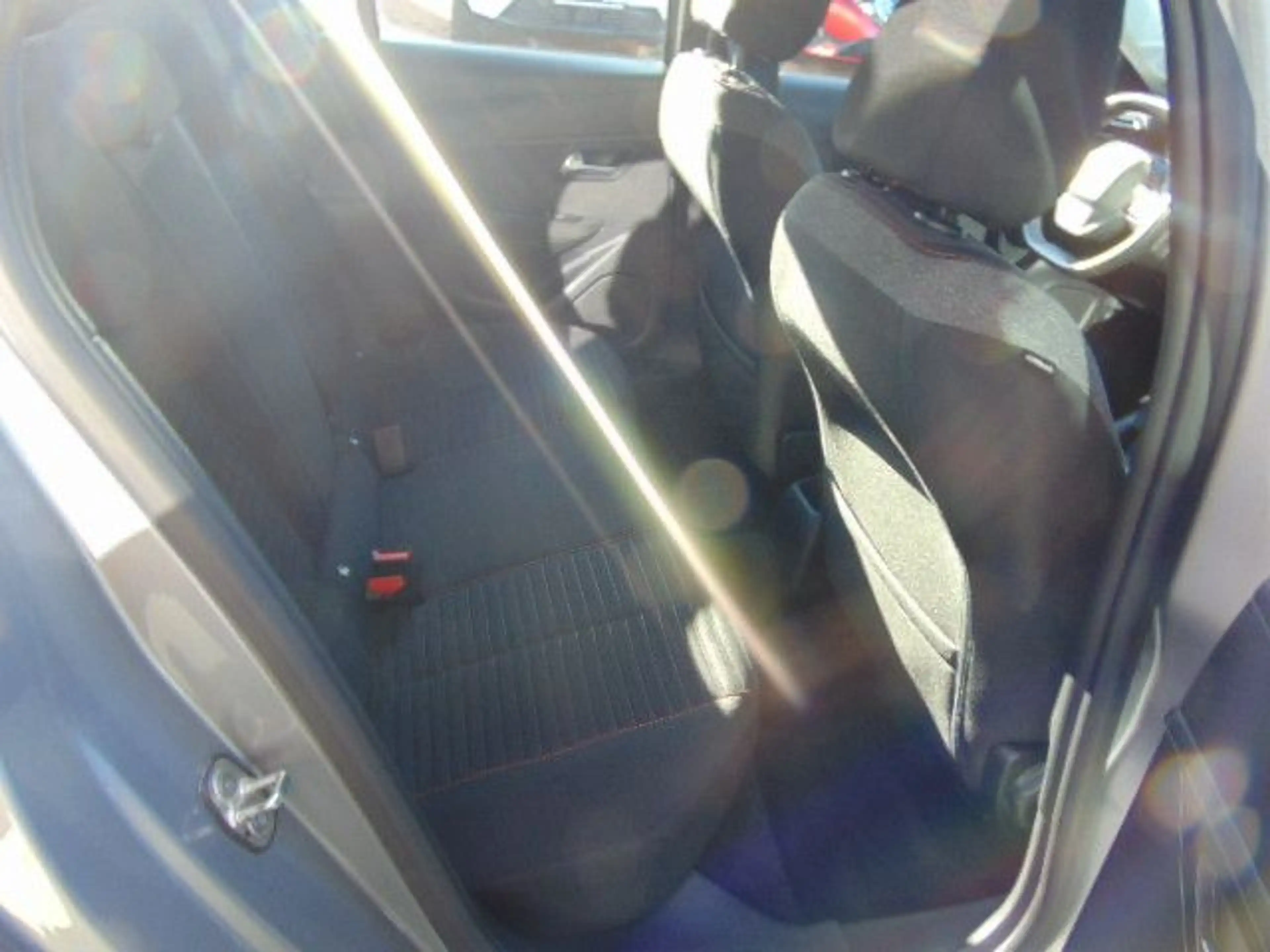 Peugeot 208 Active Pack — photo 10