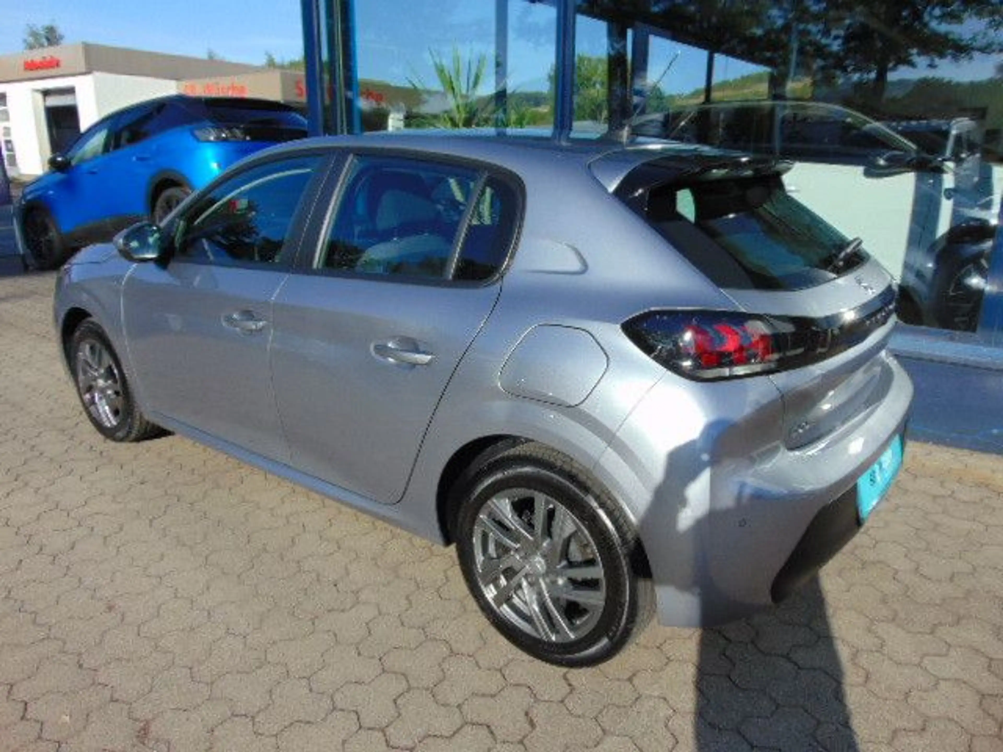 Peugeot 208 Active Pack — photo 4