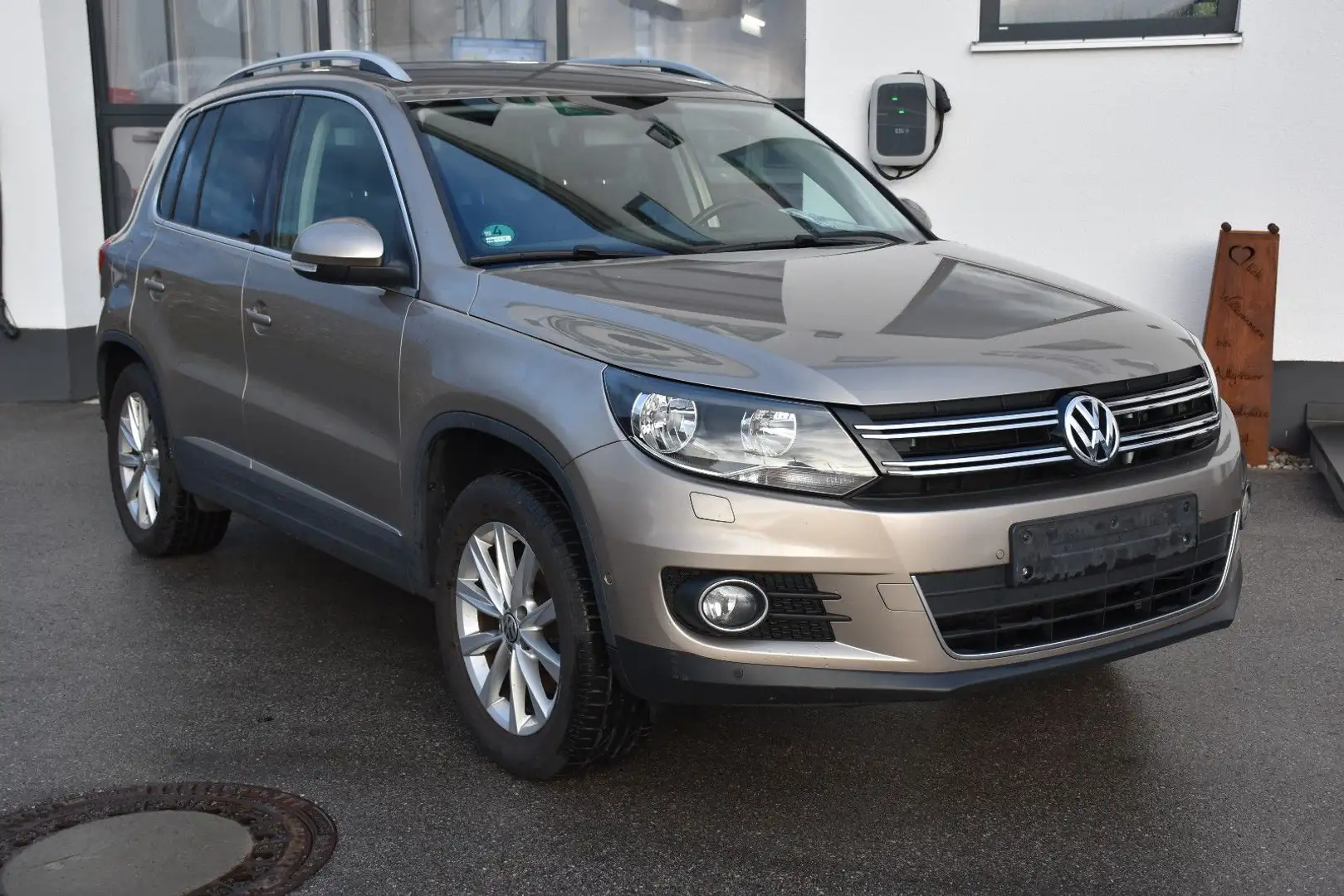 Volkswagen Tiguan Sport & Style BMT SITZH Beżowy - 1