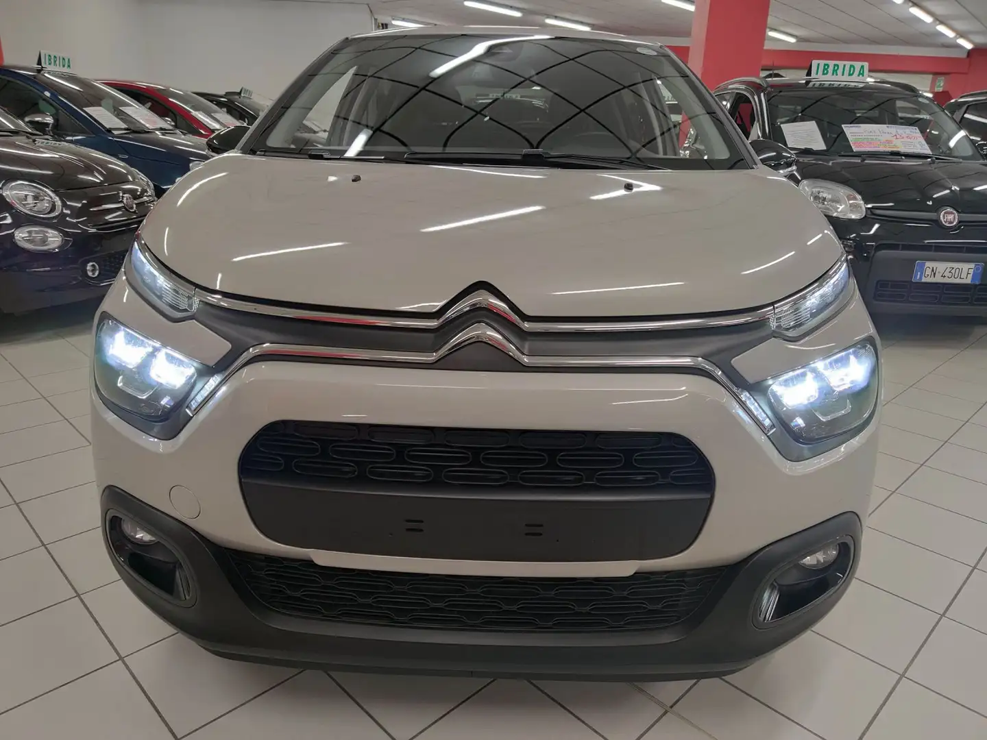 Citroen C3 1.2 110cv EAT6 Shine Automatica SUPER PROMO Beige - 2