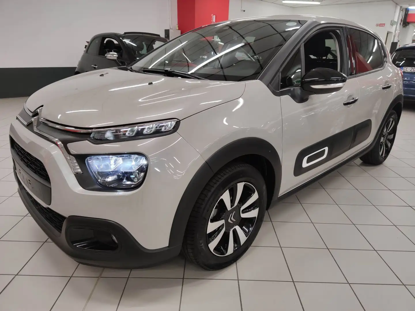 Citroen C3 1.2 110cv EAT6 Shine Automatica SUPER PROMO Beige - 1