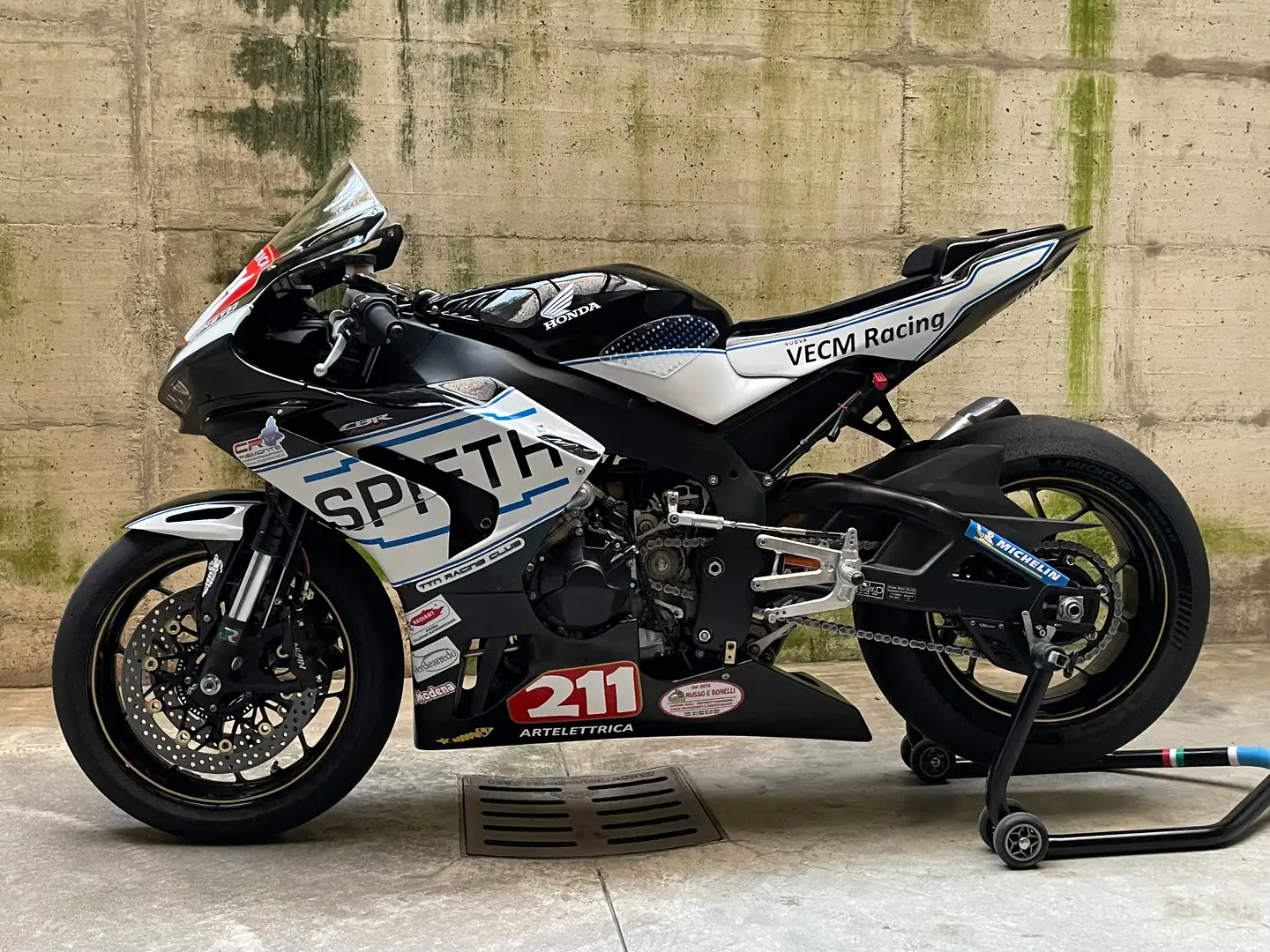 Honda CBR 1000 RR-R Rosso - 1