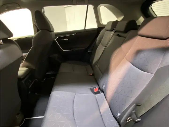 Toyota RAV4 2022, foto 11