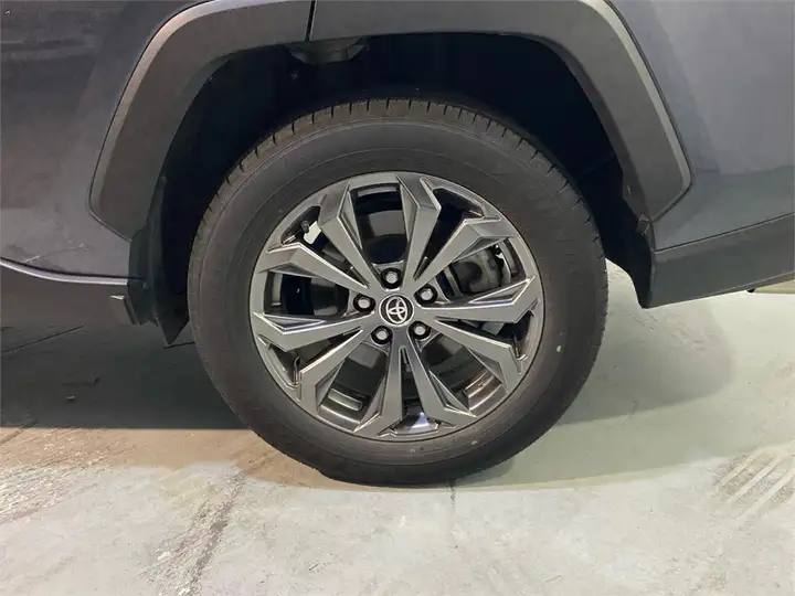 Toyota RAV4 2022, foto 16