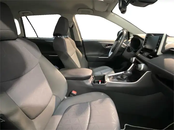 Toyota RAV4 2022, foto 6