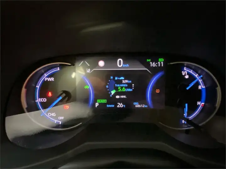 Toyota RAV4 2022, foto 14
