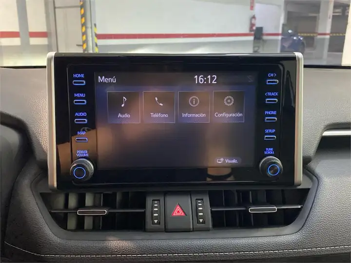 Toyota RAV4 2022, foto 18