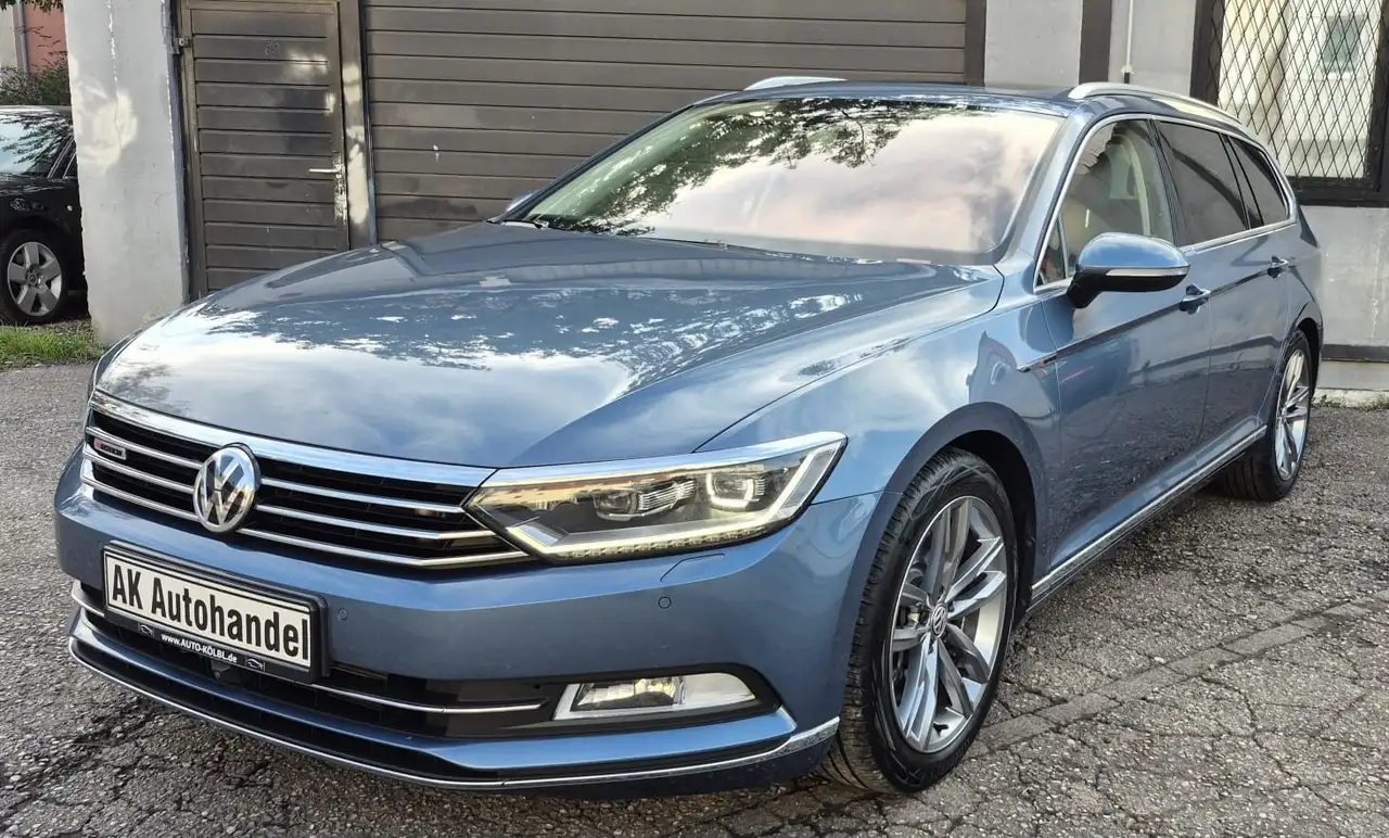 Volkswagen Passat Variant Highline 4Motion Pano LED ACC — photo 1 of 23