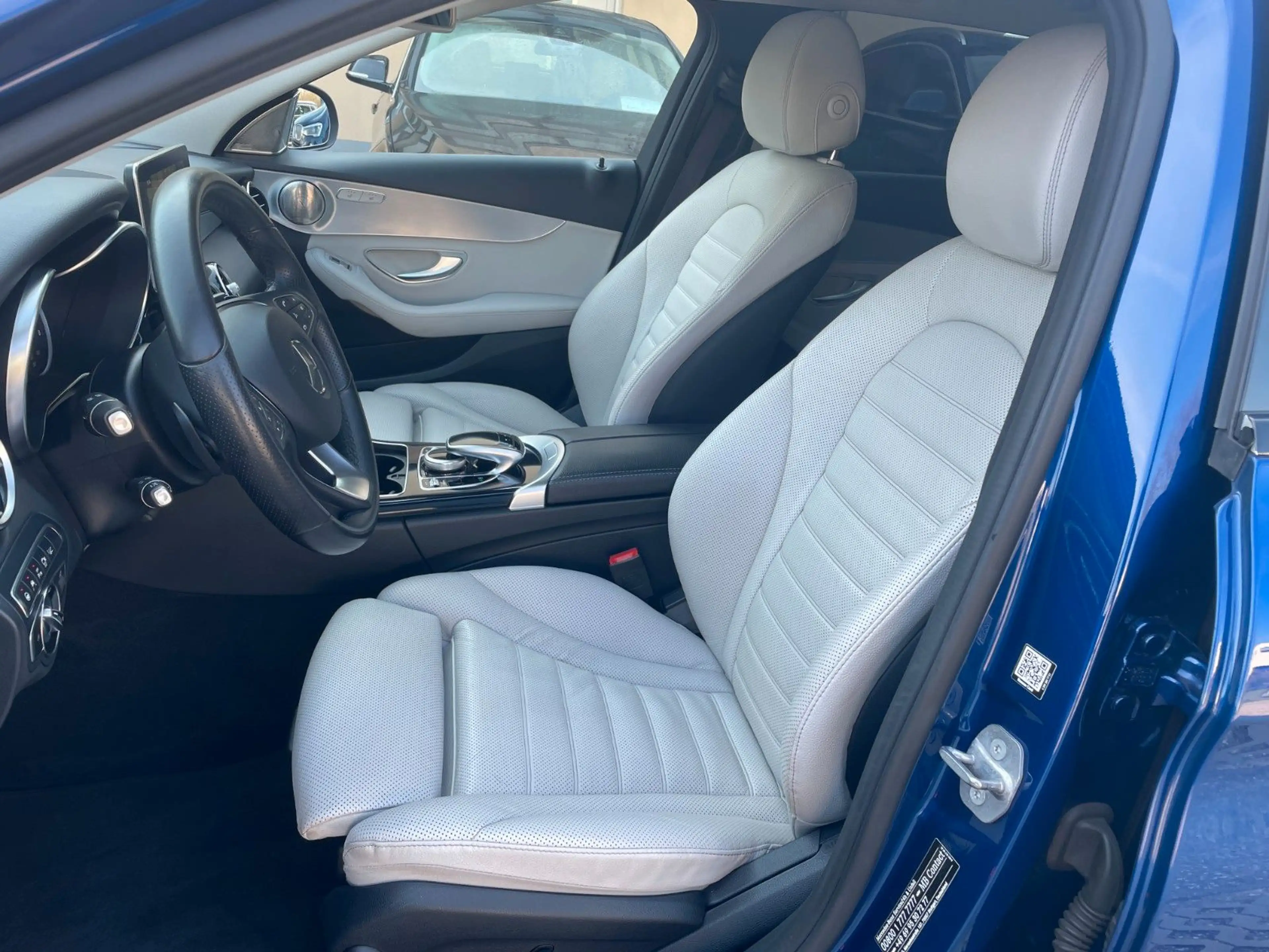 Mercedes-Benz C 300 T Avantgarde LED COMAND ILS 360° Burmester — photo 11