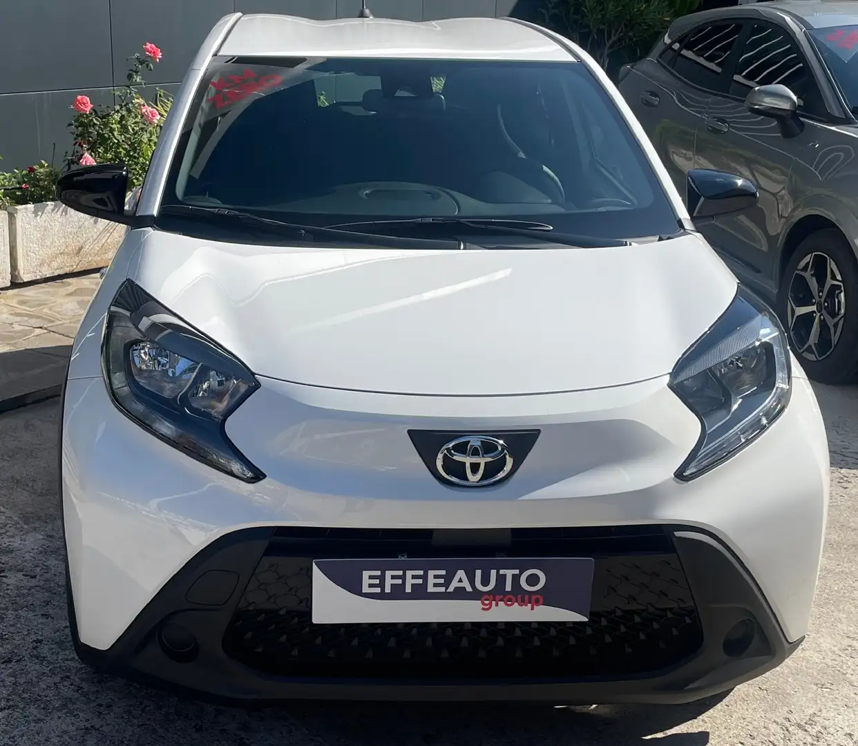 Toyota Aygo X 1.0 VVT-i Active 72cv 5 porte km. ZERO Bianco - 1