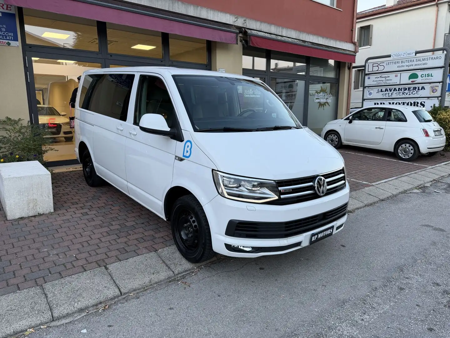 Volkswagen T6 Caravelle 2.0 tdi 150cv Comfort 4motion dsg E6 Bianco - 1
