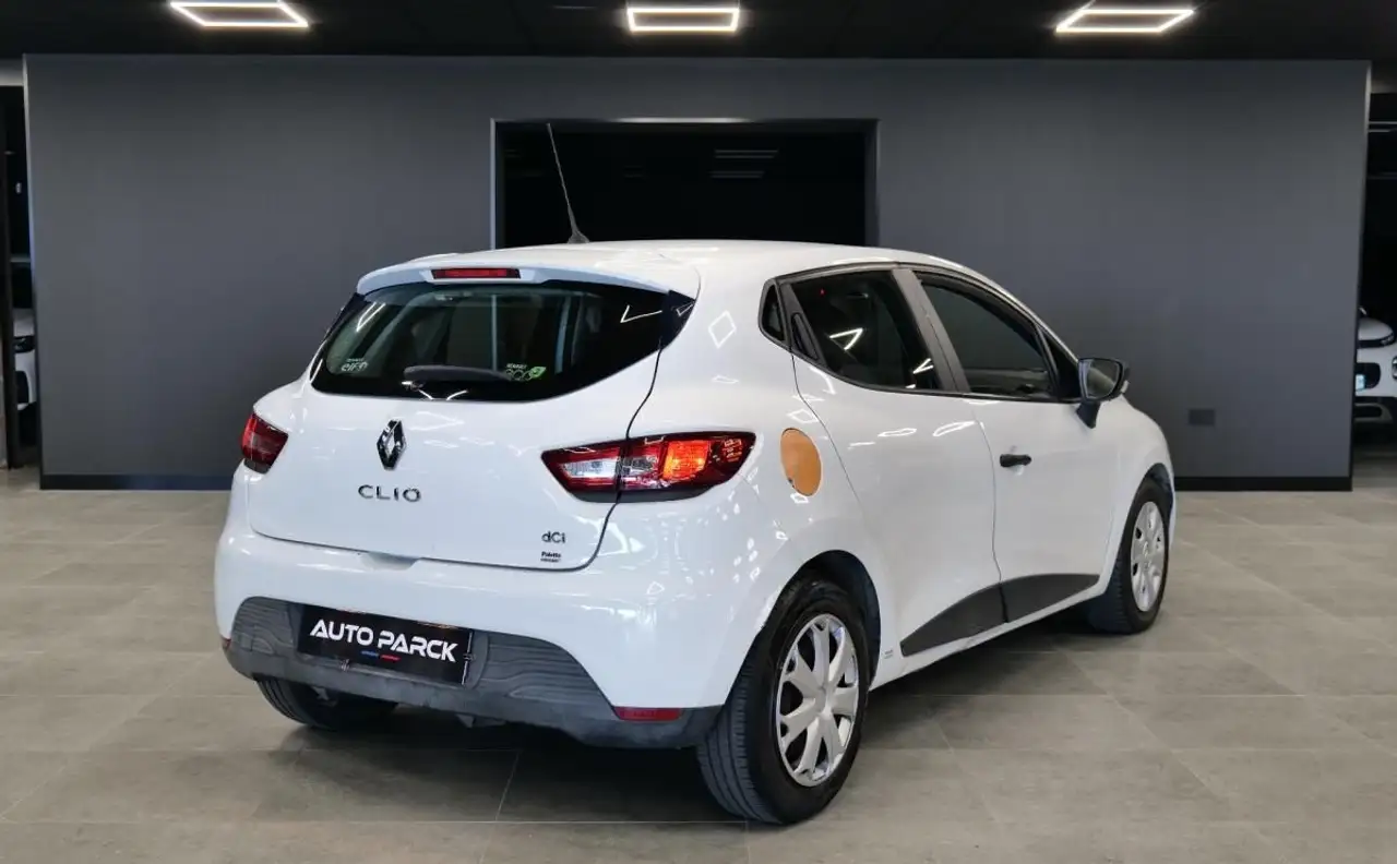 Renault Clio Citadine 5 portes — photo 6