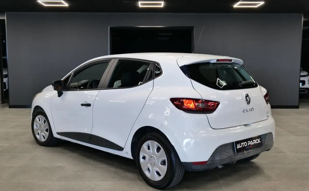 Renault Clio Citadine 5 portes — photo 4