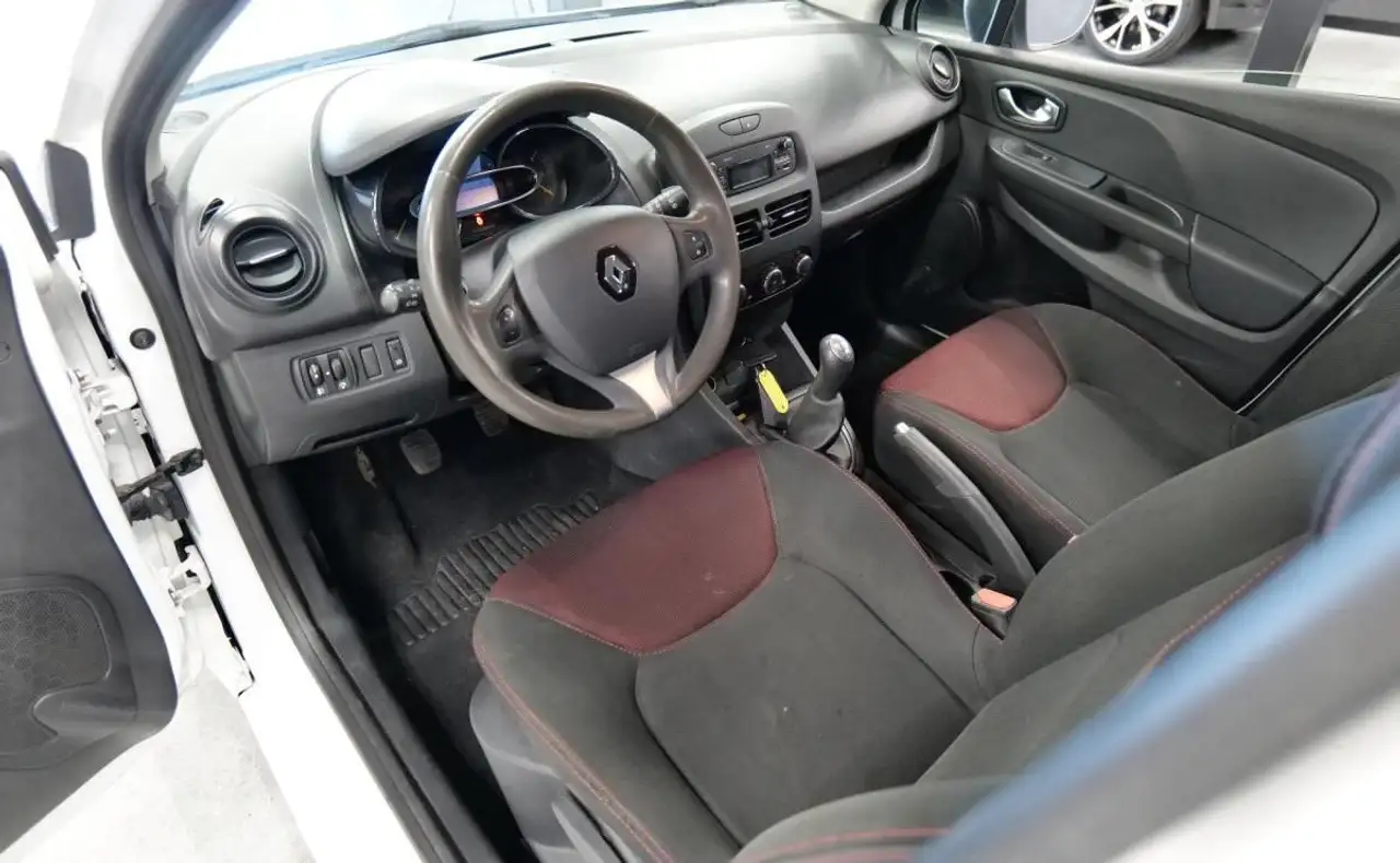 Renault Clio Citadine 5 portes — photo 19
