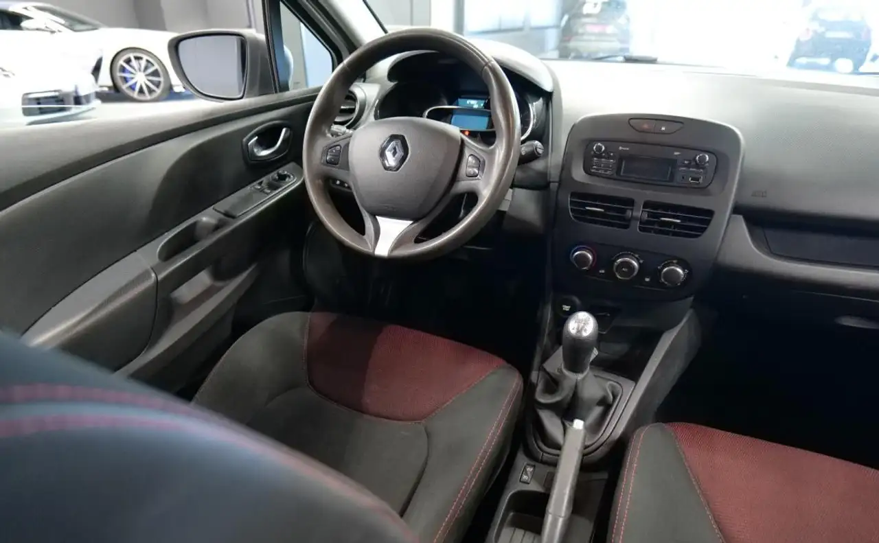 Renault Clio Citadine 5 portes — photo 26
