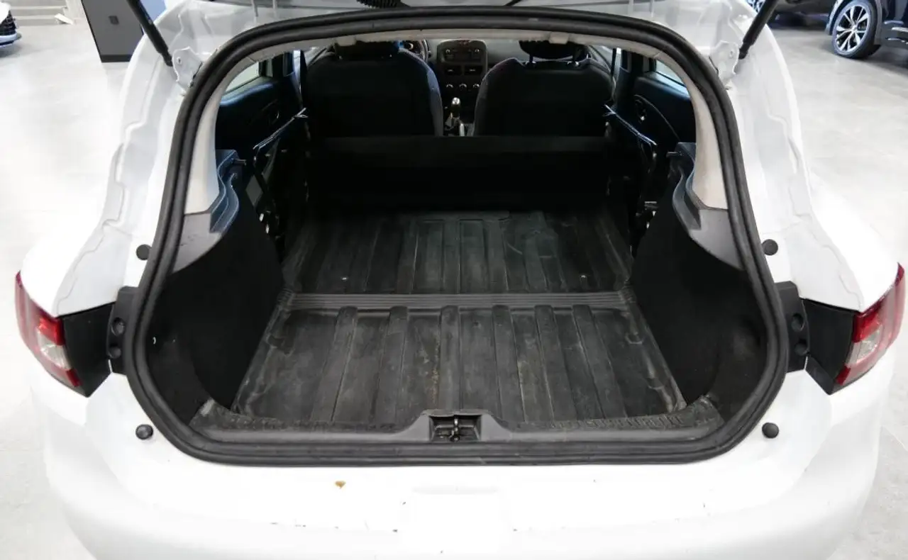 Renault Clio Citadine 5 portes — photo 18