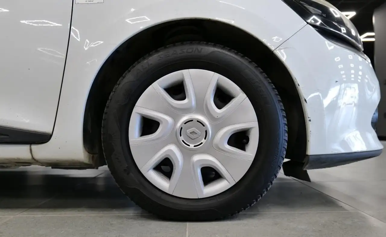 Renault Clio Citadine 5 portes — photo 15
