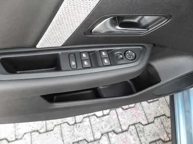 Citroen C4 view 12