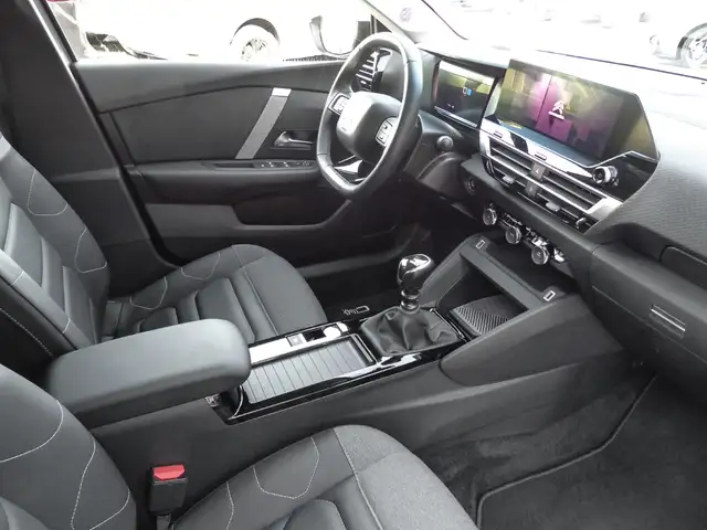 Citroen C4 view 4