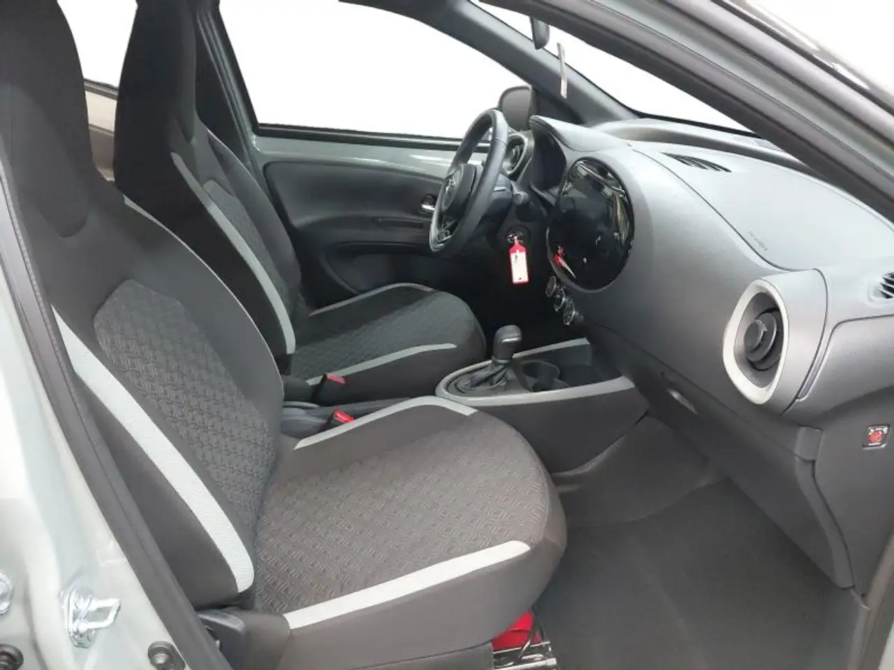 Toyota Aygo X 1.0 VVT-i Play CVT 5d 53kW, миниатюра 17