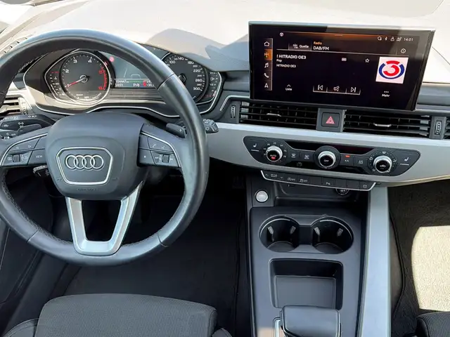 Audi A4 view 12
