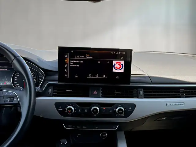 Audi A4 view 10