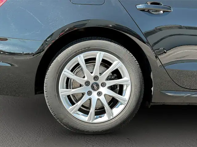 Audi A4 view 6