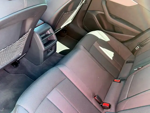 Audi A4 view 11