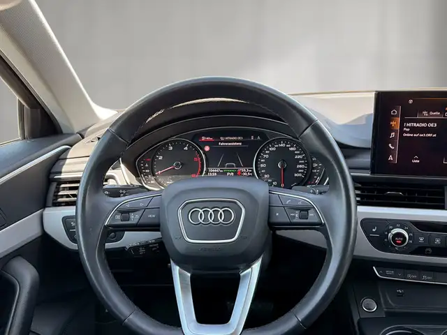 Audi A4 view 9