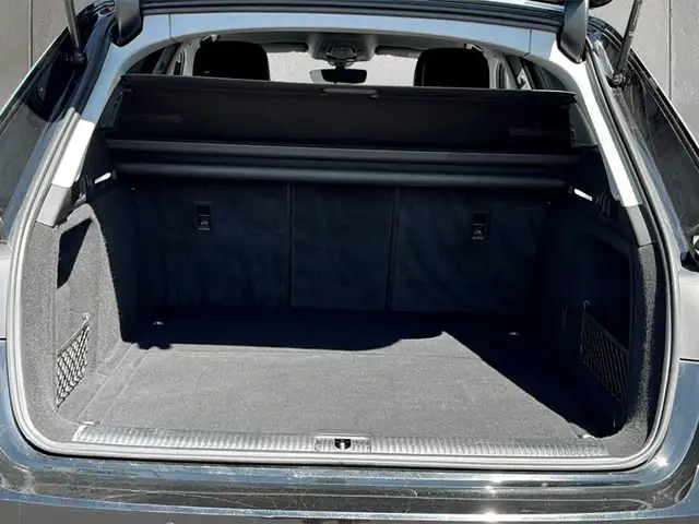 Audi A4 view 13