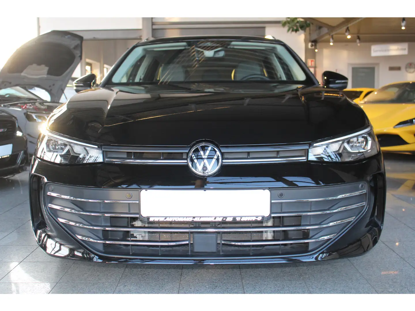 Volkswagen Passat Variant 1.5 eTSI DSG AHK*ACC*NAV*360°*LED Nero - 2
