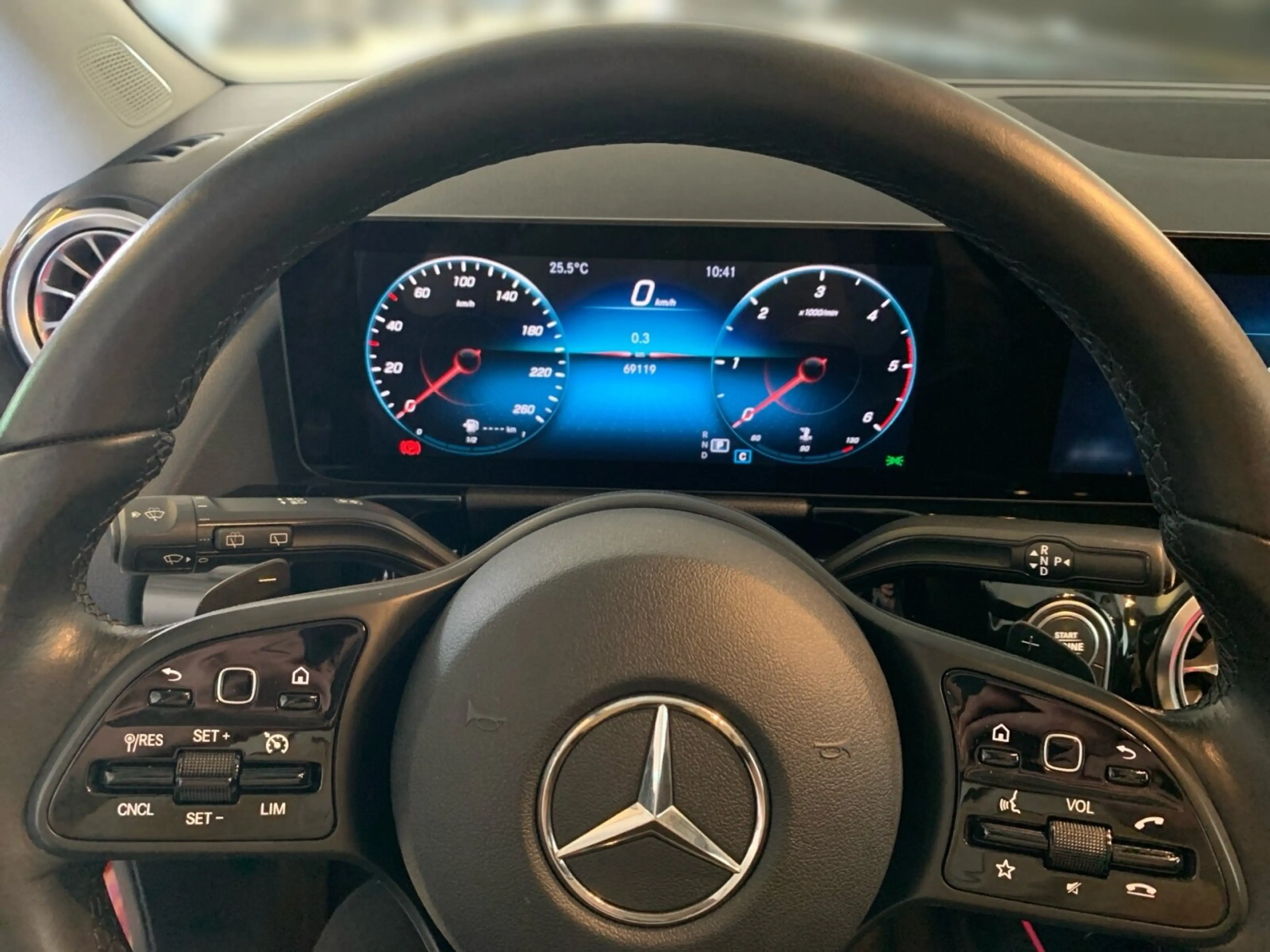 Mercedes-Benz GLA 220 GLA 220 d *STYLE*NAVI*PANORAMA*STANDHEIZUNG*LED — photo 8