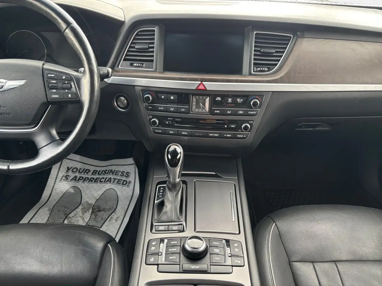 Hyundai Genesis снимка Hyundai Genesis