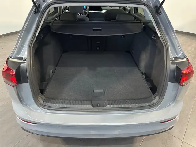 Volkswagen Golf view 6
