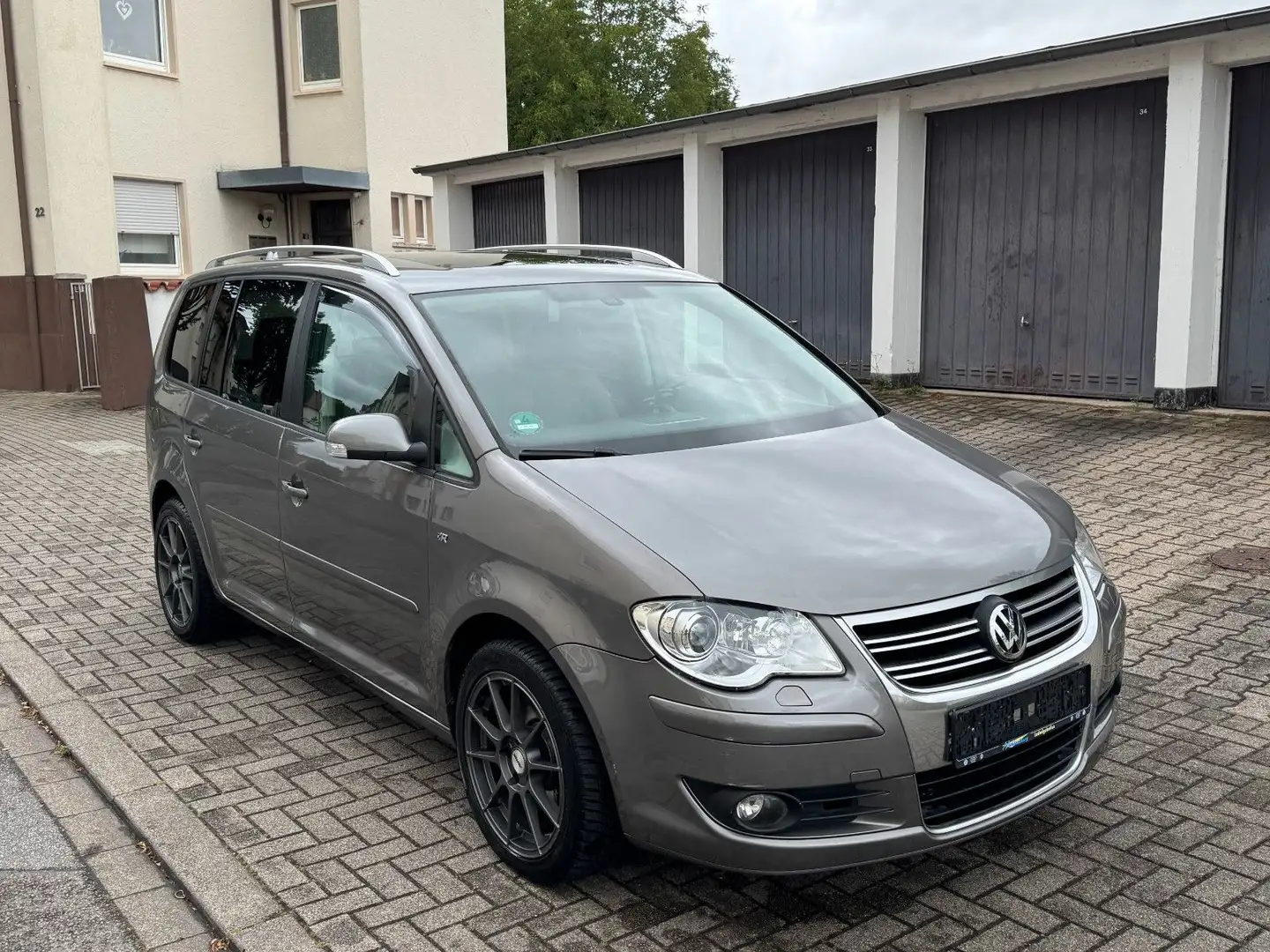 Volkswagen Touran 1.4 TSI|170-PS|R-Line|DSG|AHK|NAVI|SD|2.H Grau - 1