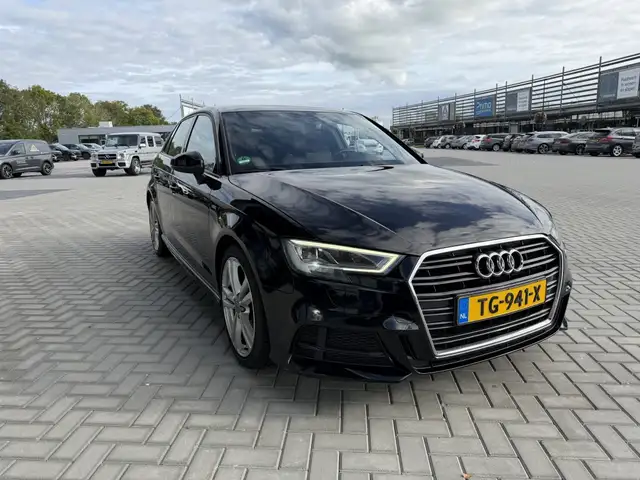 Audi A3 view 4