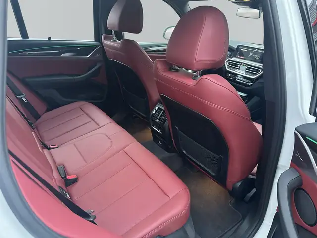 BMW X3 view 11