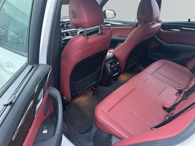 BMW X3 view 10