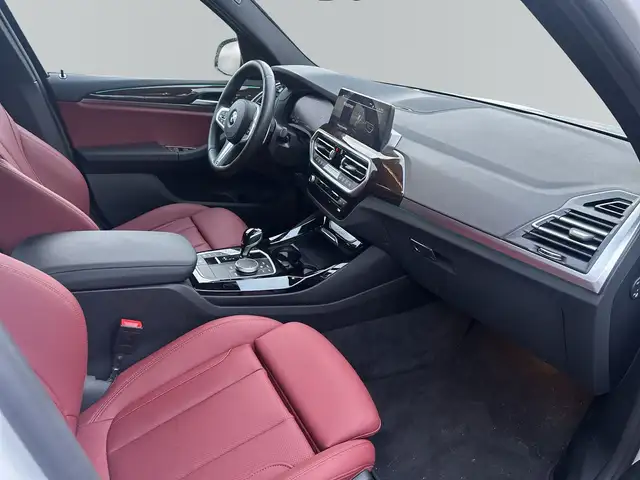 BMW X3 view 9