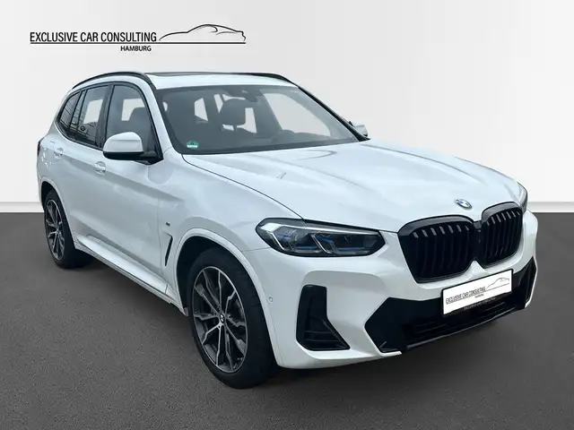 BMW X3 view 3