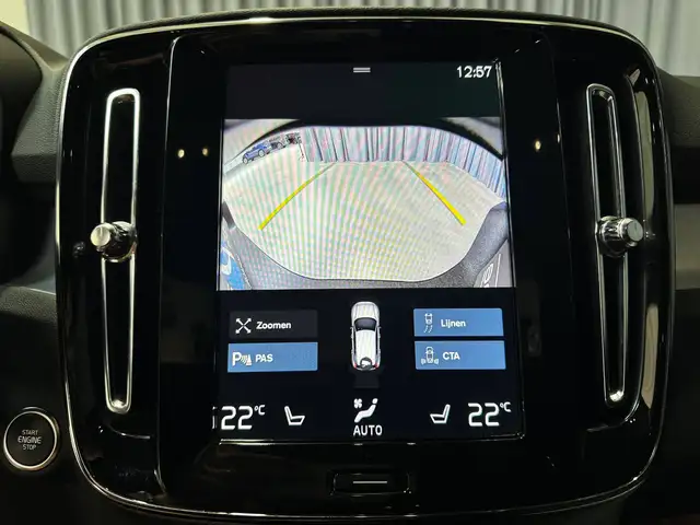 Volvo XC40 view 14