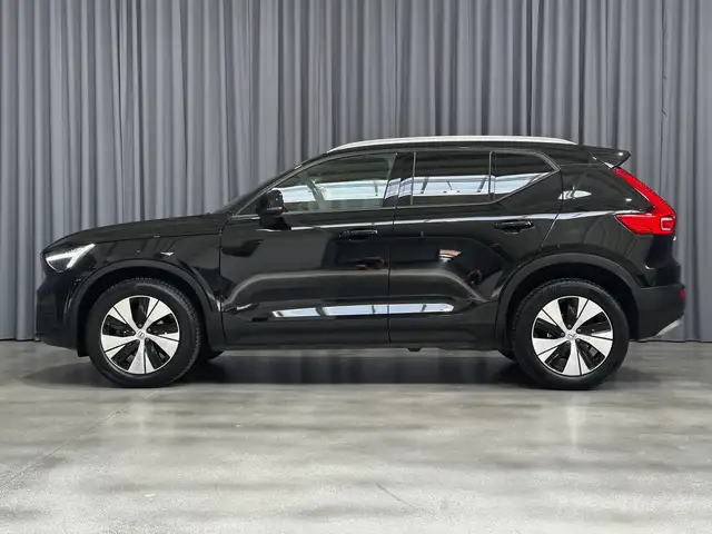 Volvo XC40 view 2